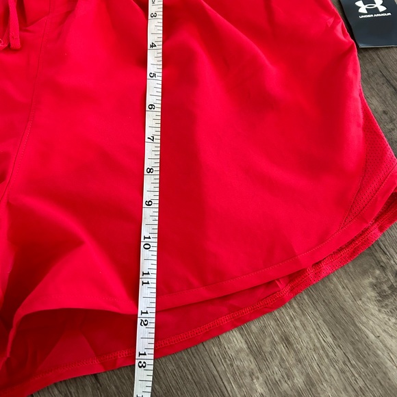 NWT Women’s Under Armour Shorts L - Picture 3 of 3